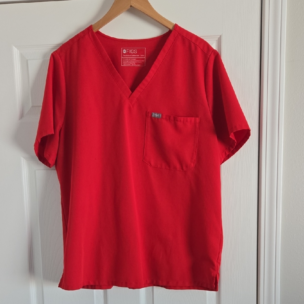 Figs 2xl Womens Bright Red V-Neck Tee and xl Jogger SET